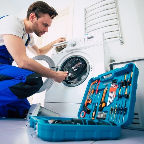 Antalya'da beyaz eşya tamiri yapan uzman teknisyen